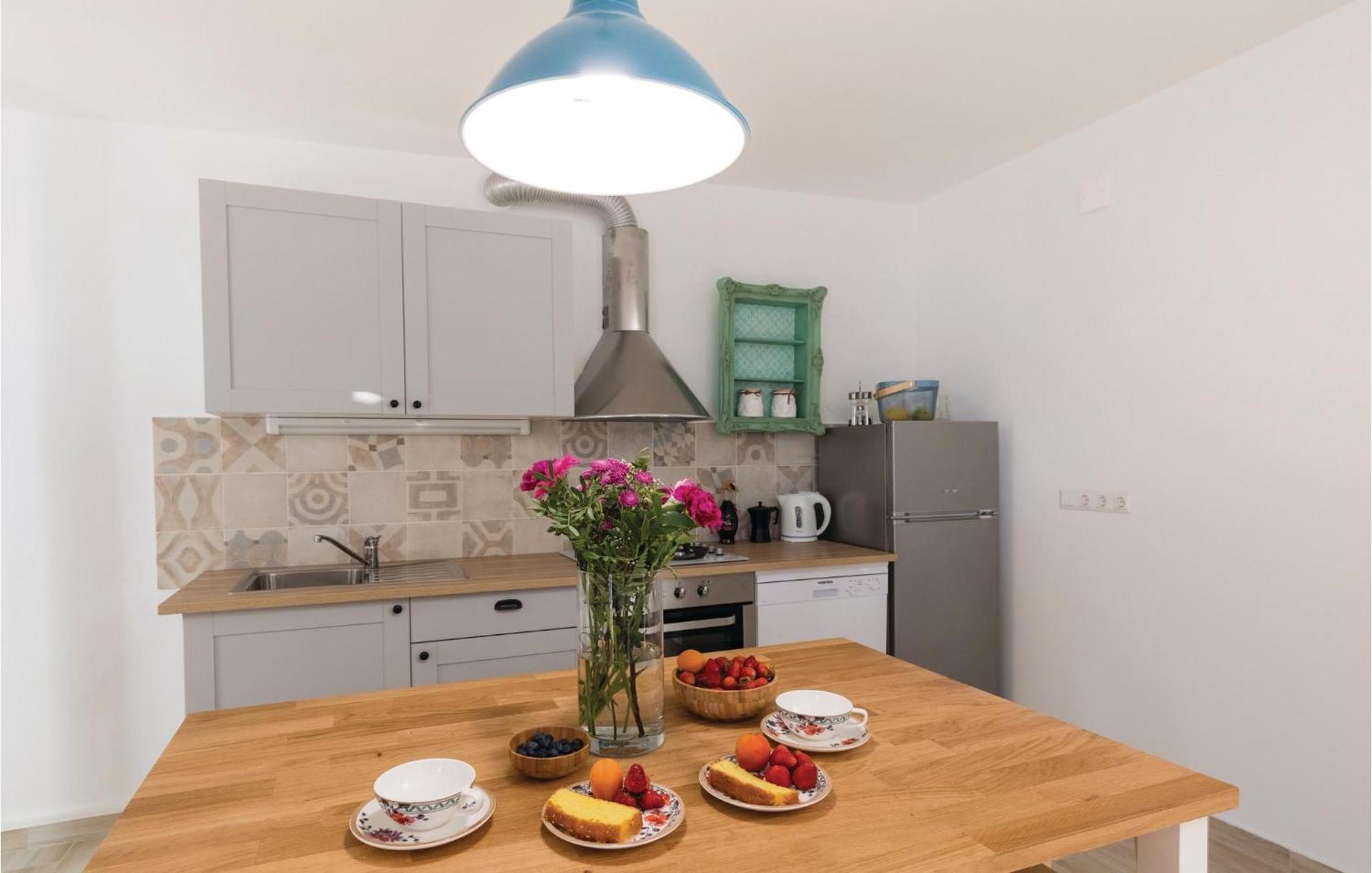 Awesome Apartment In Blace With House Sea View Esterno foto