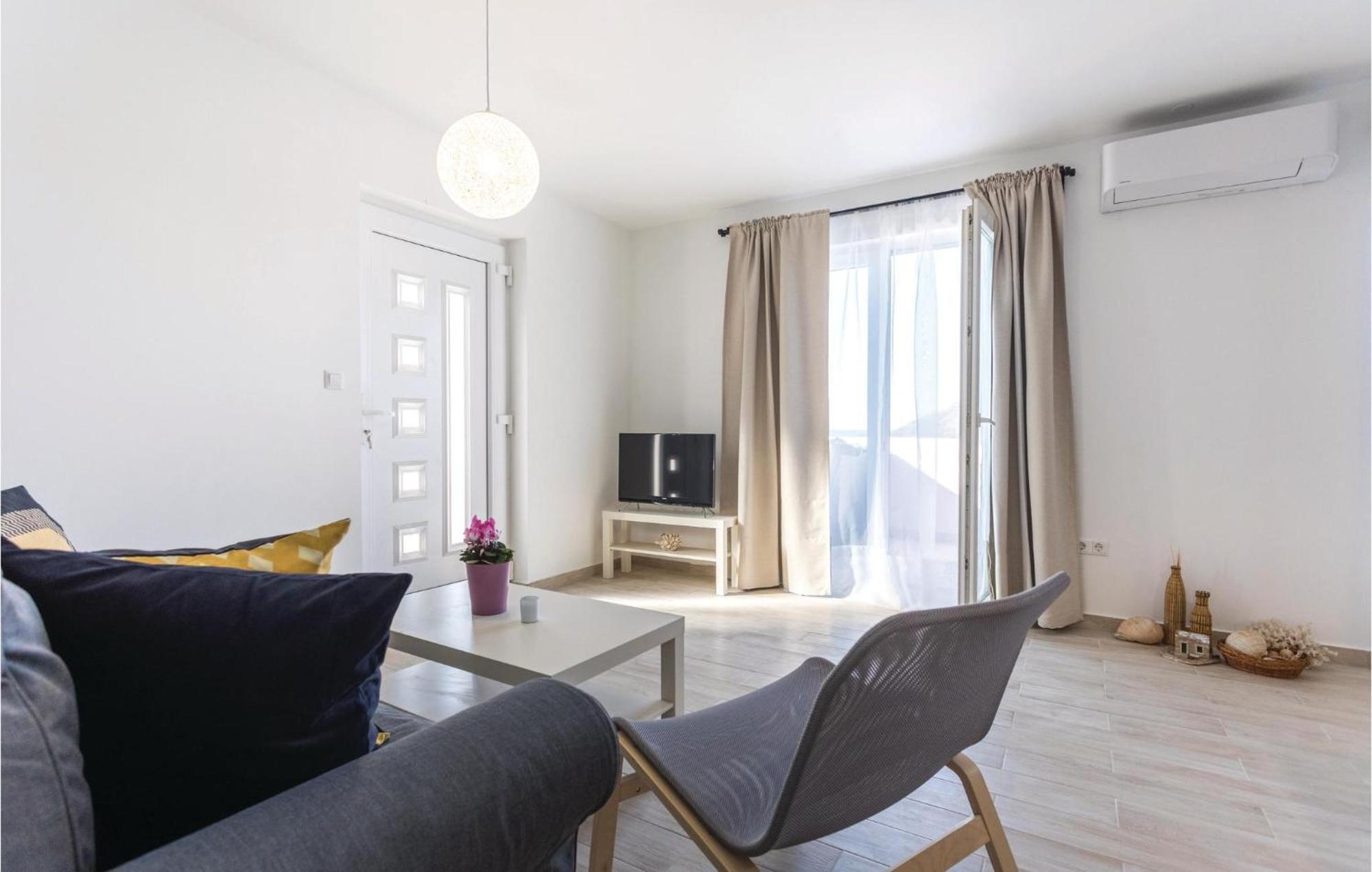 Awesome Apartment In Blace With House Sea View Esterno foto