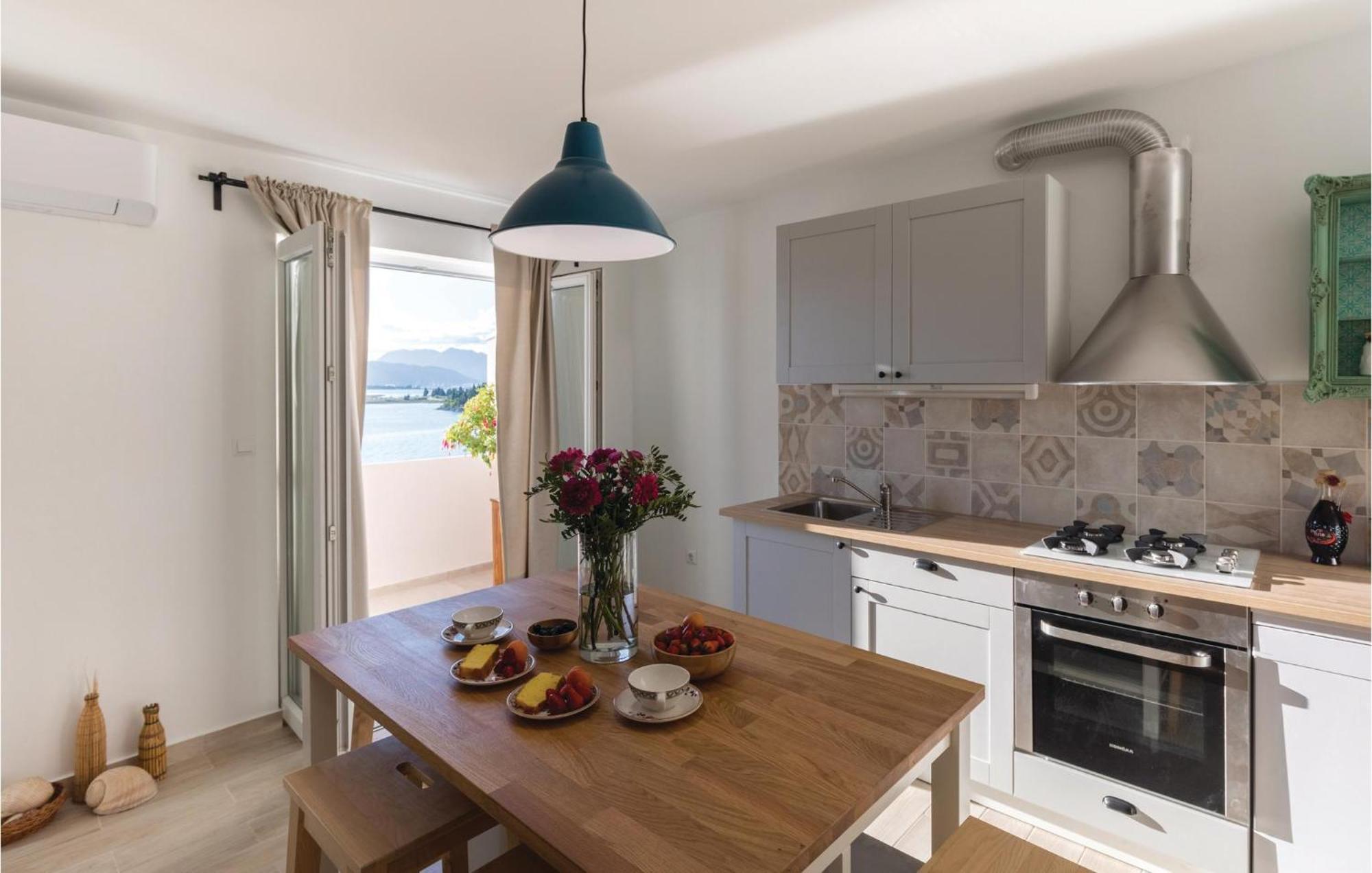 Awesome Apartment In Blace With House Sea View Esterno foto