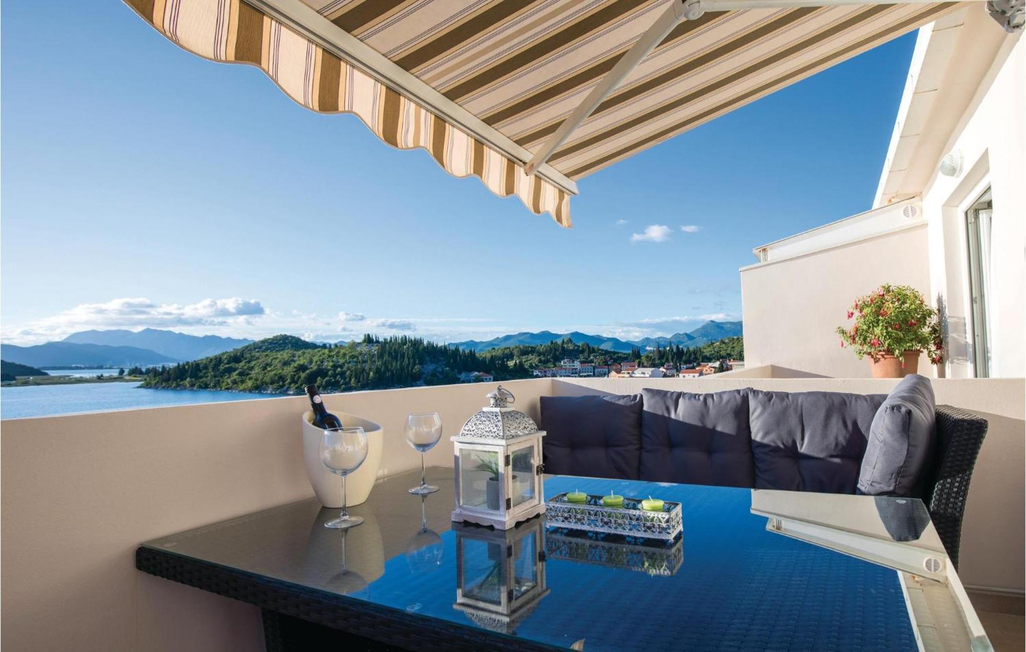 Awesome Apartment In Blace With House Sea View Esterno foto